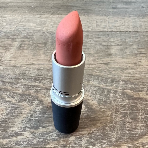 Different MAC lipstick shades - Picture 7 of 13